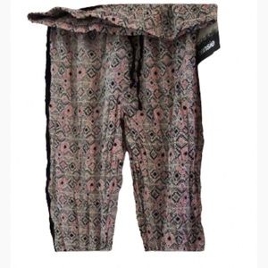 Comfy pull on pants size 2x fit more like a 1x nwt